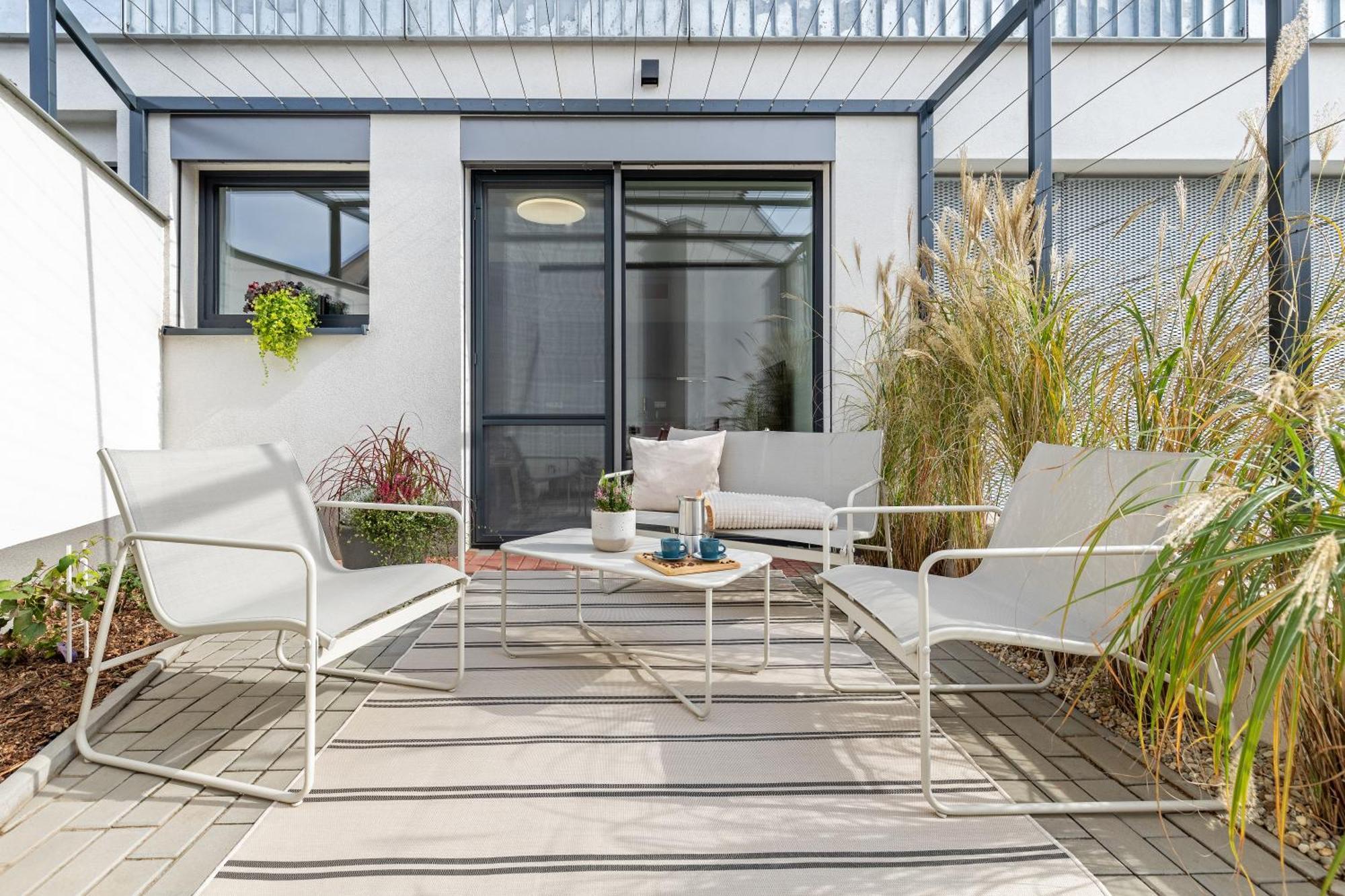 Fully Equipped Apartments With Terraces, Free Garage Parking, Netflix & Ac - By Apartmany Slapanice Cz Exterior photo