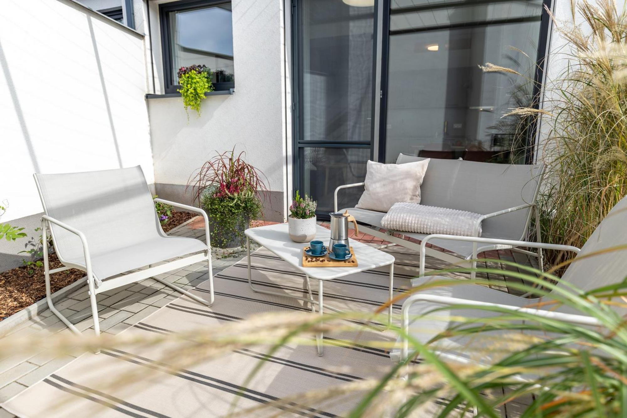 Fully Equipped Apartments With Terraces, Free Garage Parking, Netflix & Ac - By Apartmany Slapanice Cz Exterior photo